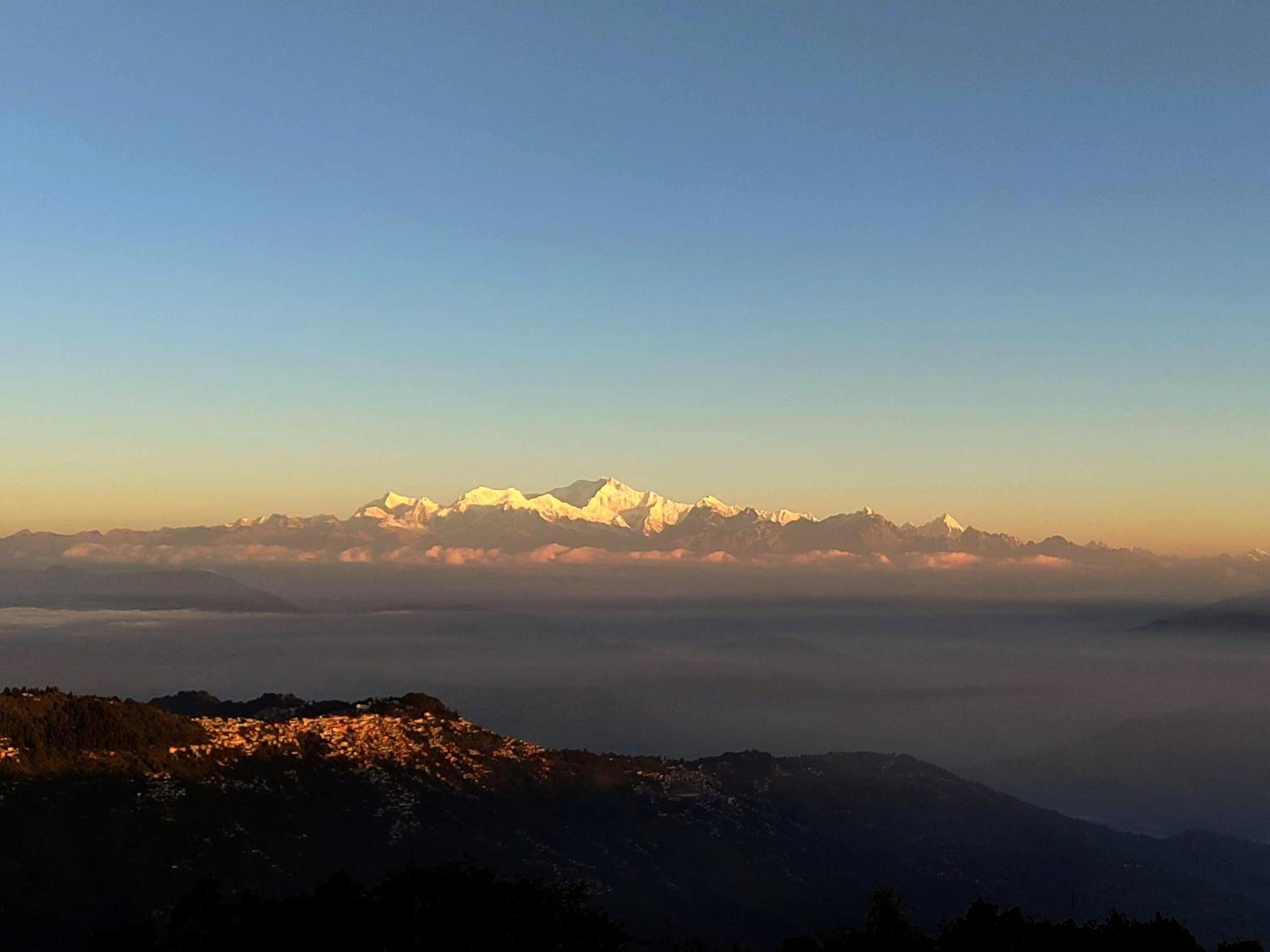 ダージリン Hidden Monkey Backpackers, Railway Station, Darjeelingホステル エクステリア 写真