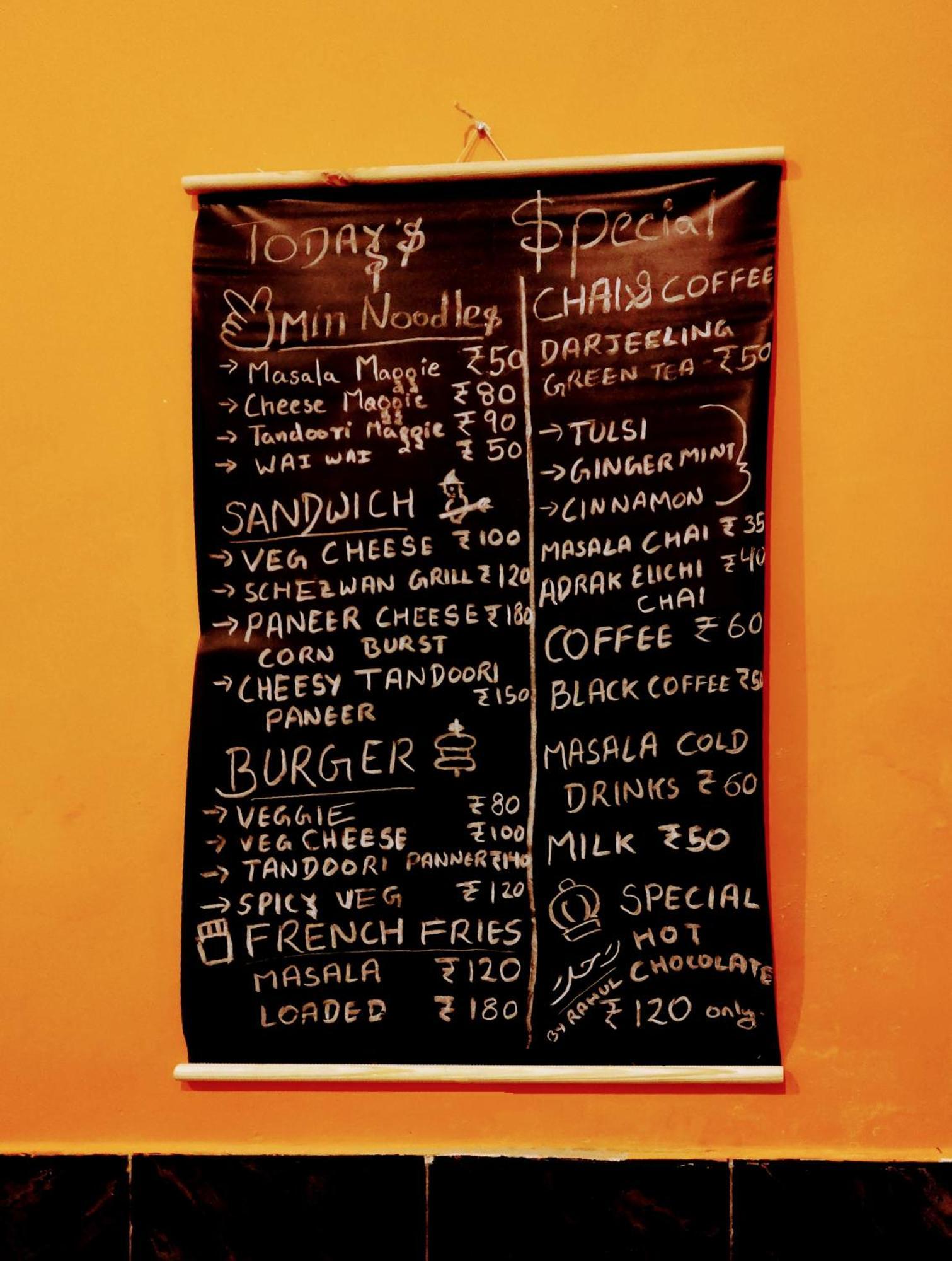 ダージリン Hidden Monkey Backpackers, Railway Station, Darjeelingホステル エクステリア 写真