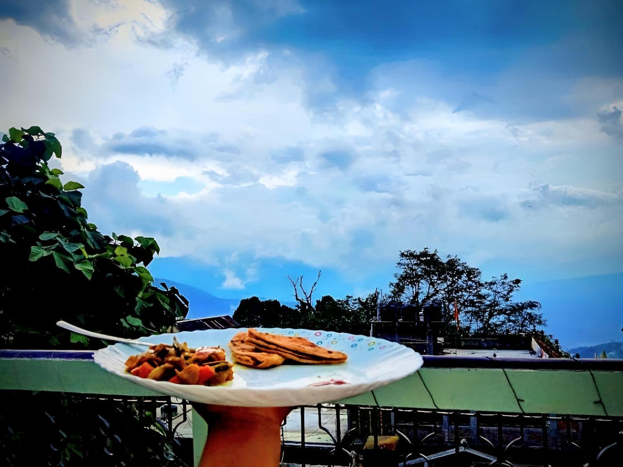 ダージリン Hidden Monkey Backpackers, Railway Station, Darjeelingホステル エクステリア 写真